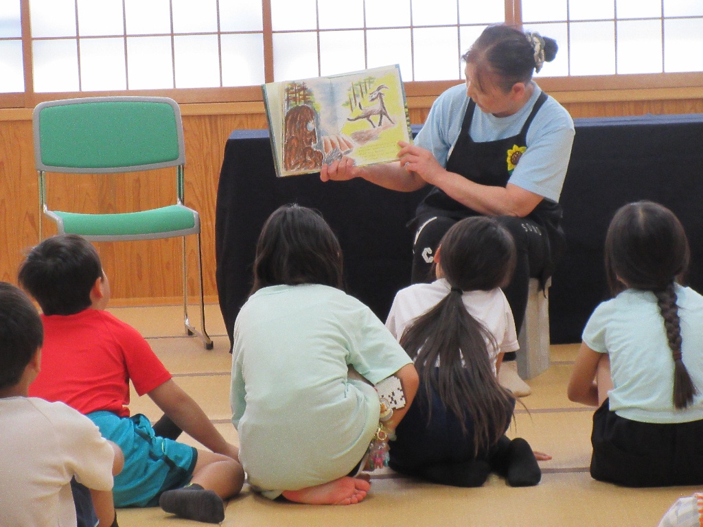 読み聞かせの様子