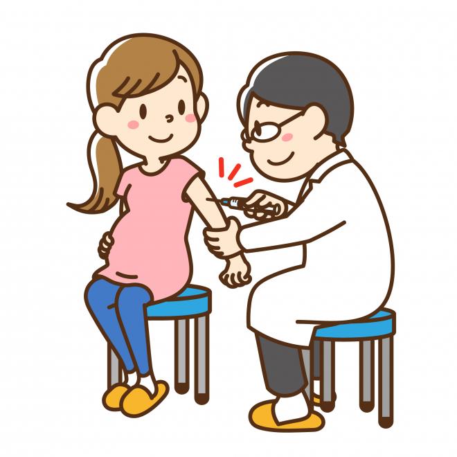 妊婦が予防接種を受けている画像