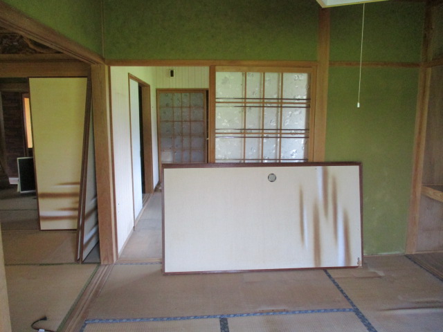 06