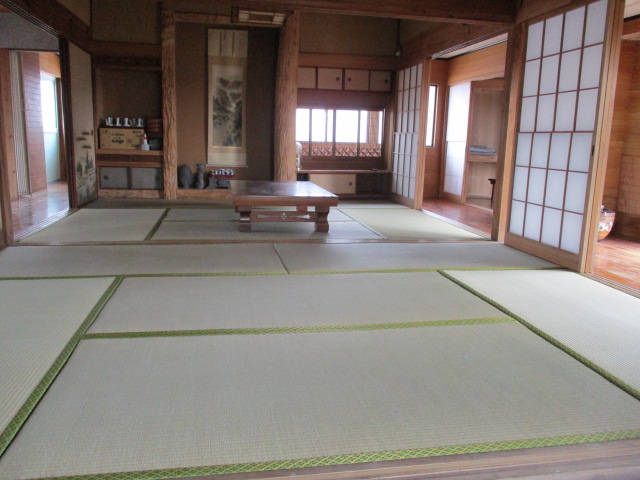 赤いえんとつの家内装