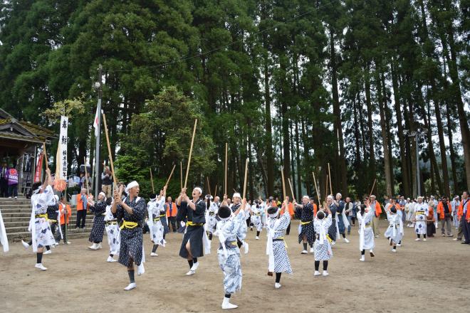 伊勢神社棒踊り